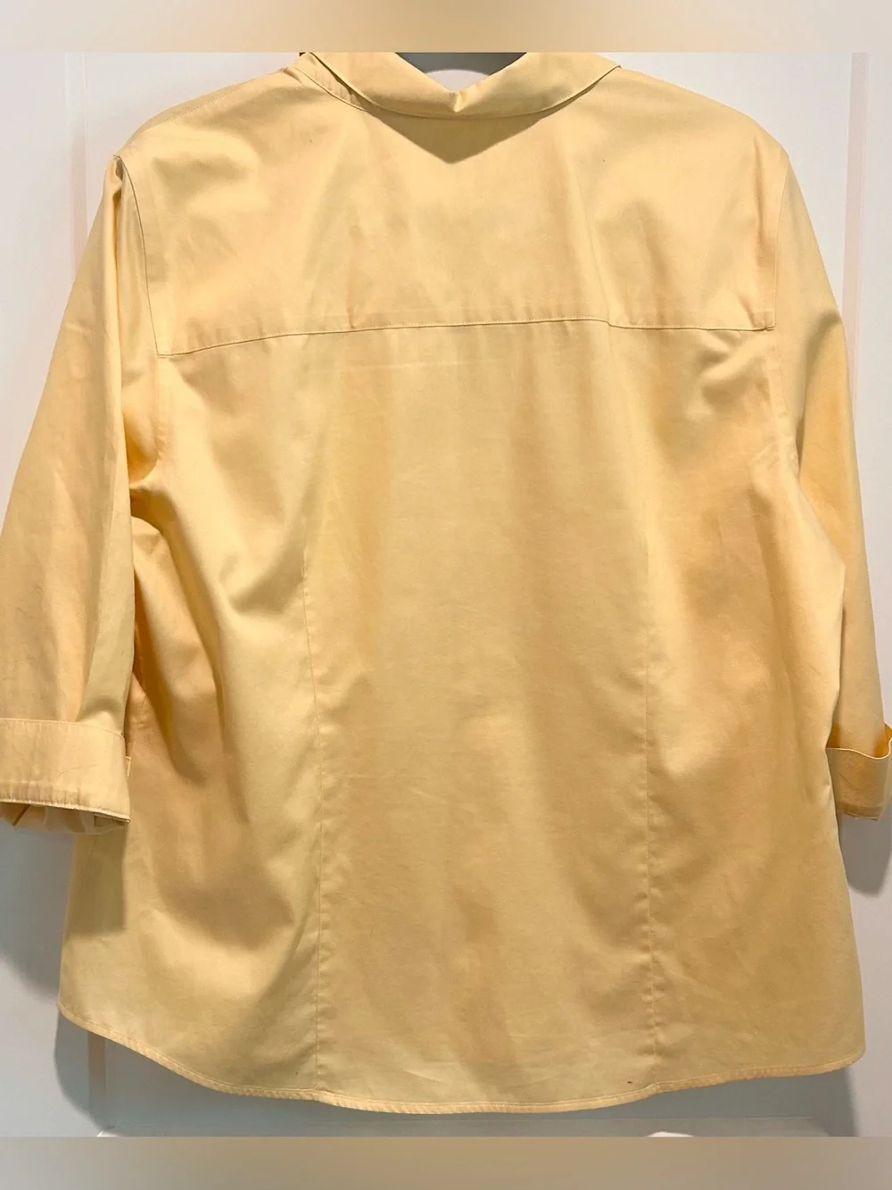 Chico’s Butter Yellow Wrinkle Resistant Cotton Button Shirt Size 2 - Picture 7 of 7